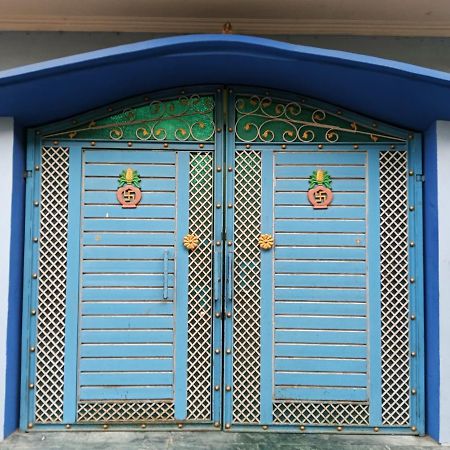 Trinetra Inn Varanasi Exterior photo